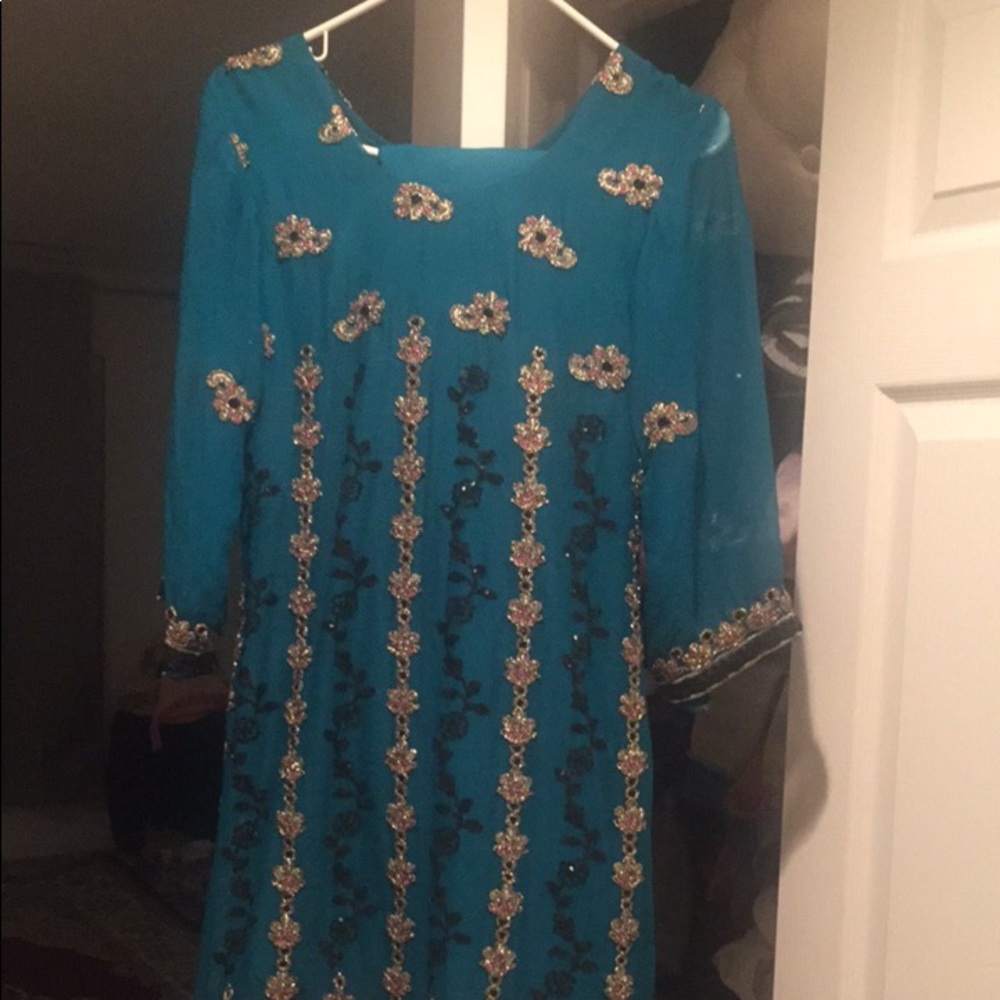 Agha Noor shirt with pants and scarf